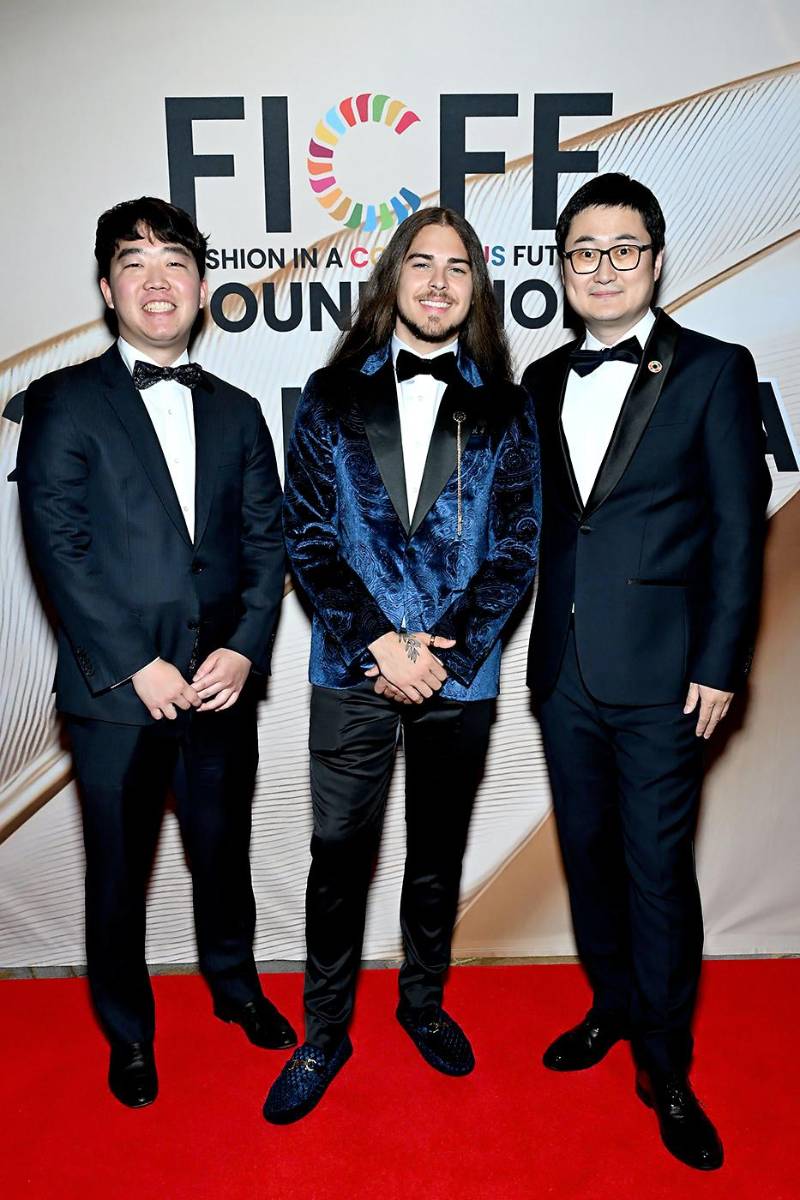 Justin Park, Jourdan Blue y Yitong Qin