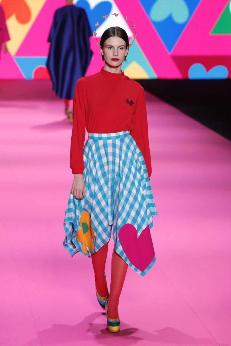 Los lunares protagonista de la colección de Agatha Ruiz de la Prada
