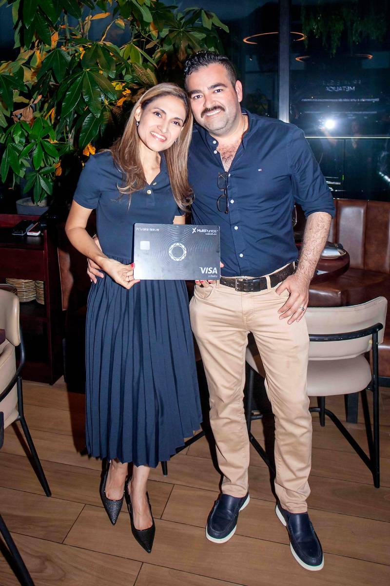 Karla Peña y Edgar Portillo.