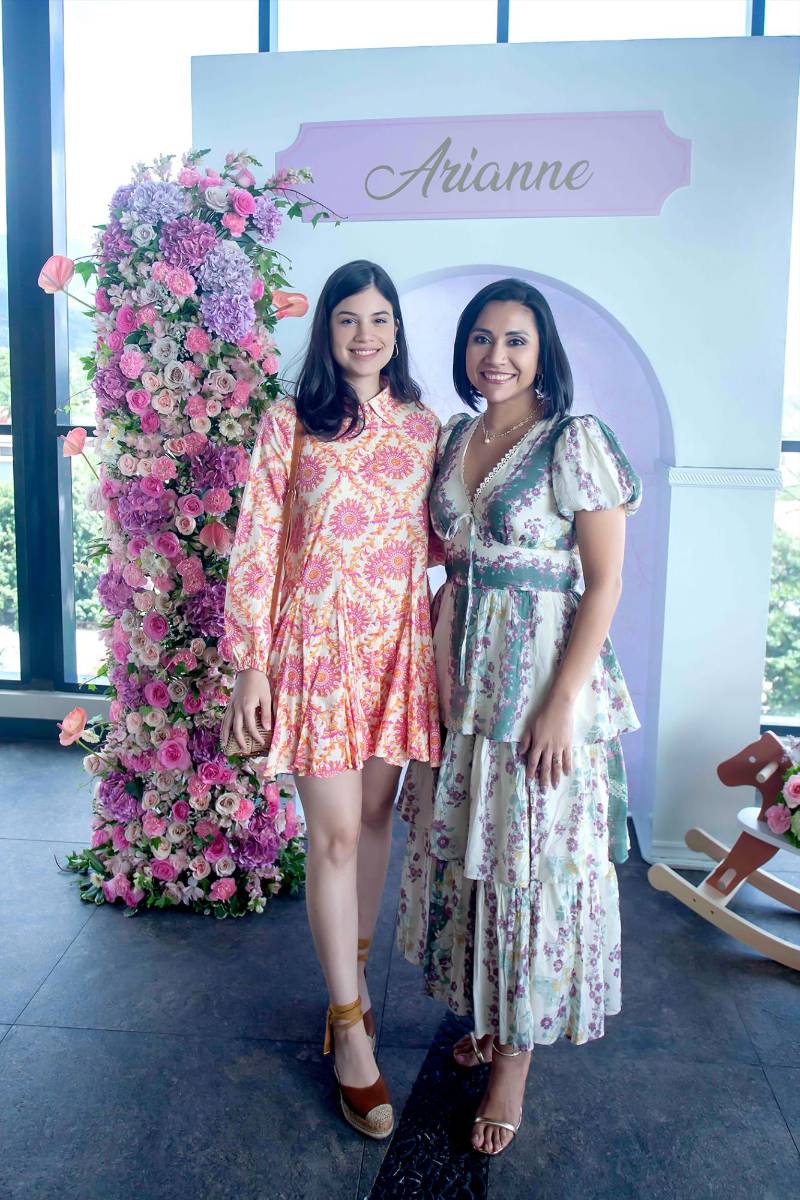 Carla Mandujano y Nelly Huezo
