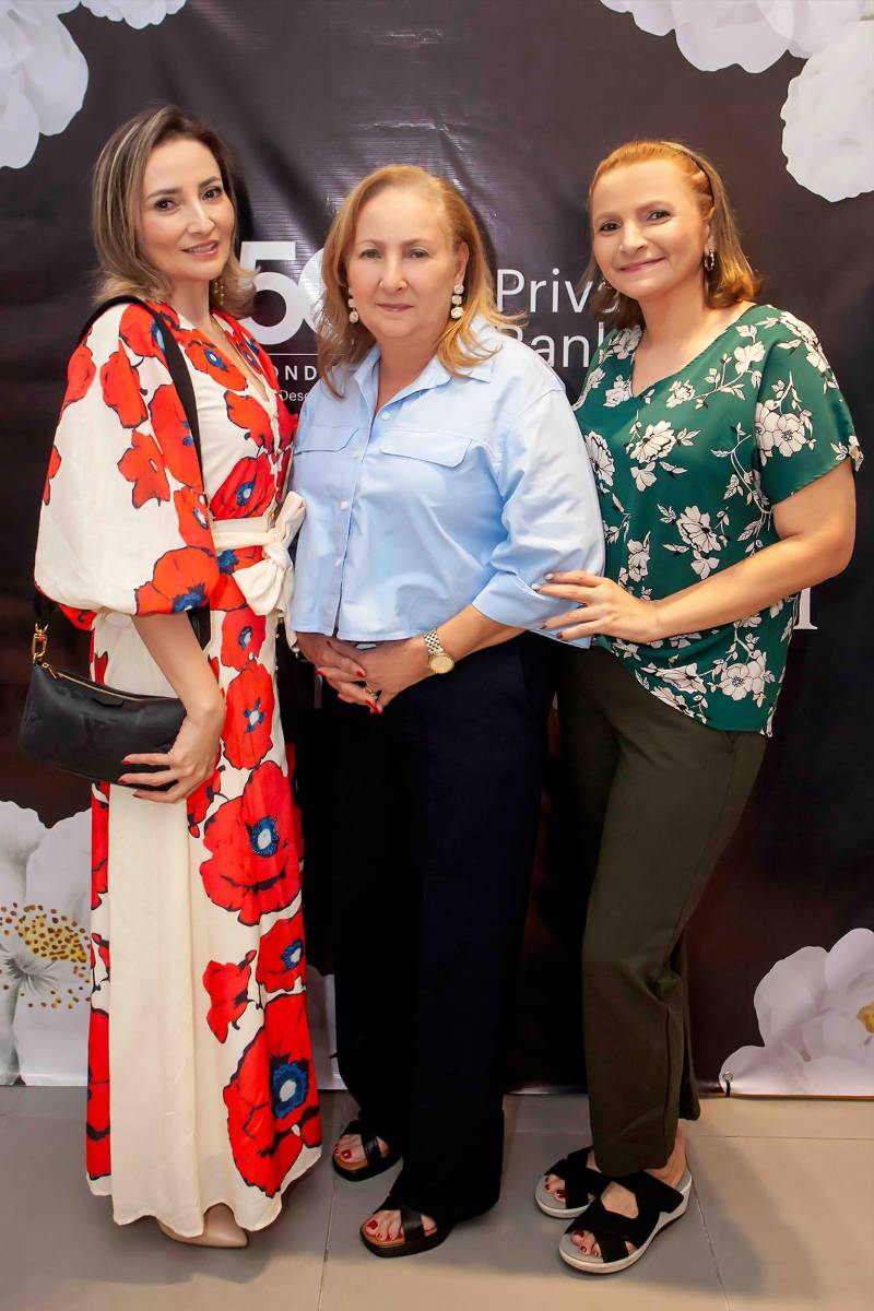 Jenny Amaya, Elsa Ramírez y Maritza Amaya.