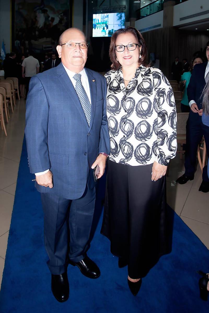Banpaís reconoce a Emín Abufele