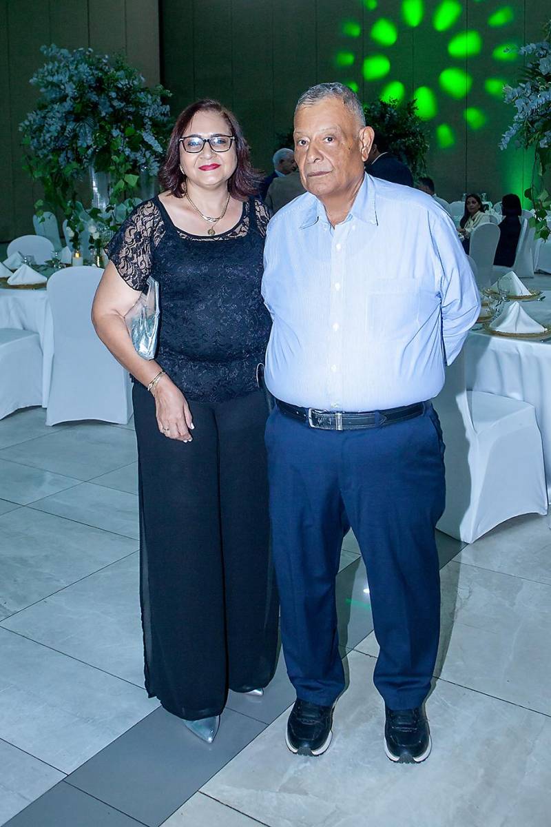 Asistentes al homenaje que hizo Cargill al empresario Flavio Tinoco.