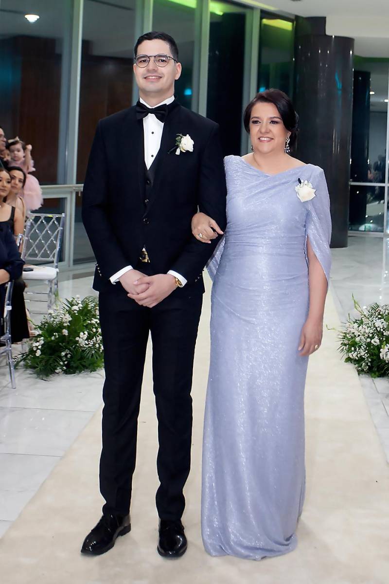 Carlos Eduardo Méraz y su madre Ligia Cardona.