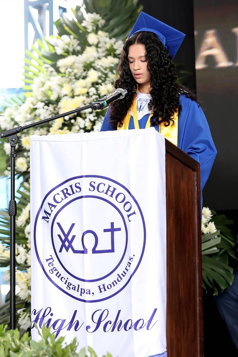 Valeria Castillo, Valedictorian