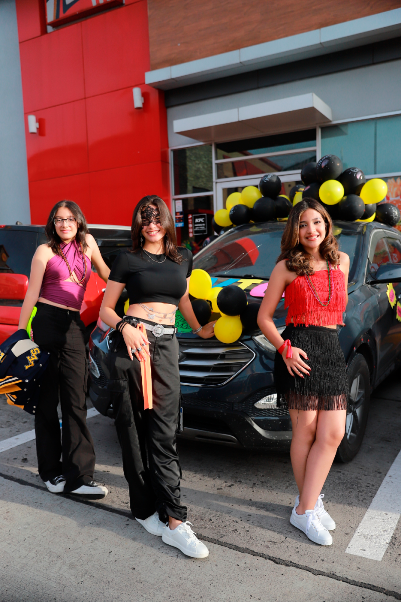Avril Velásquez, Lia Rodas y Gladys Ledezma.