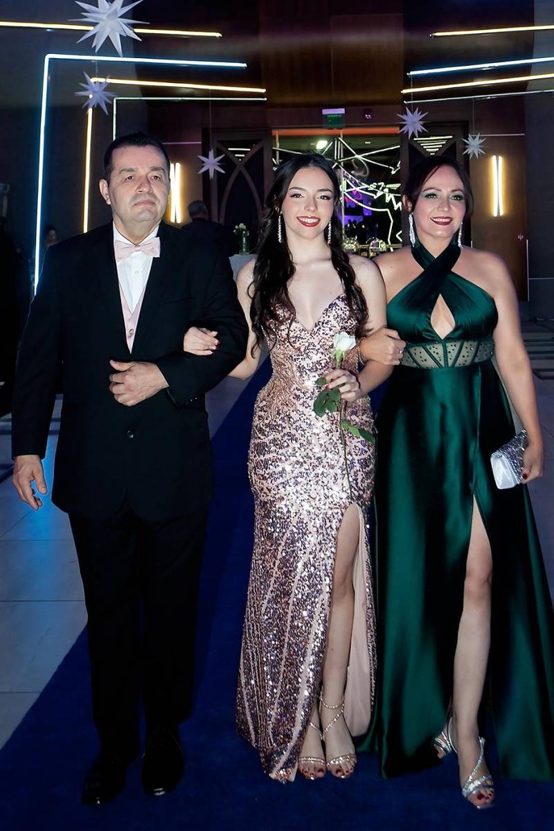 Osmán Coto su hija Emma y Emma Castellanos