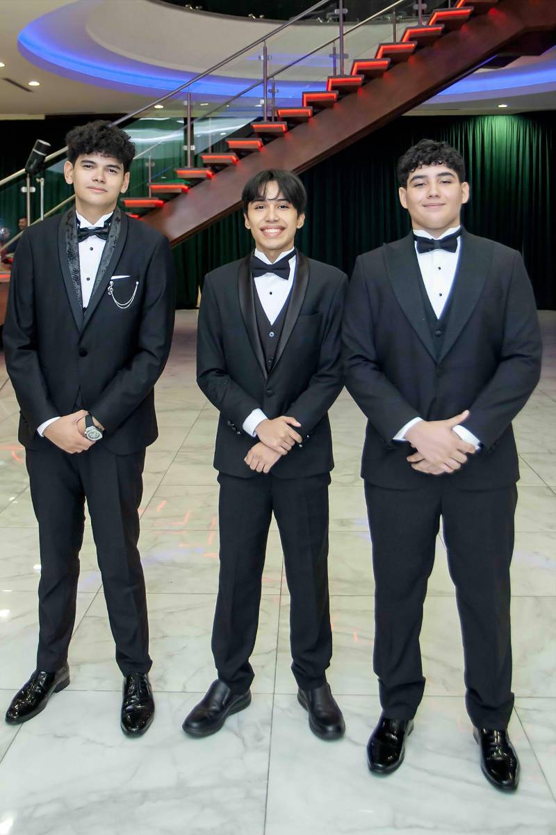 Víctor Castillo, Pablo Flores y Allan Arita. 
