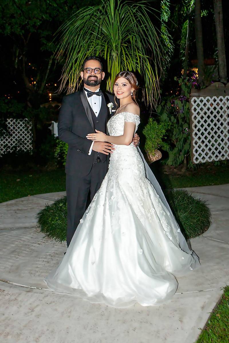 Sergio Andrés Flores Broom y su esposa María Gabriela Castro Flores.