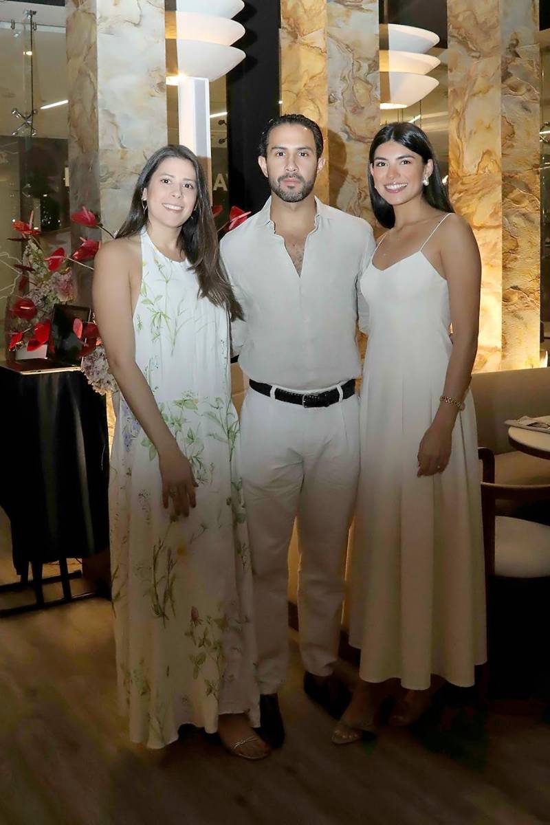  Michelle Marsan, Fernando Marsan y Marcela Soto.