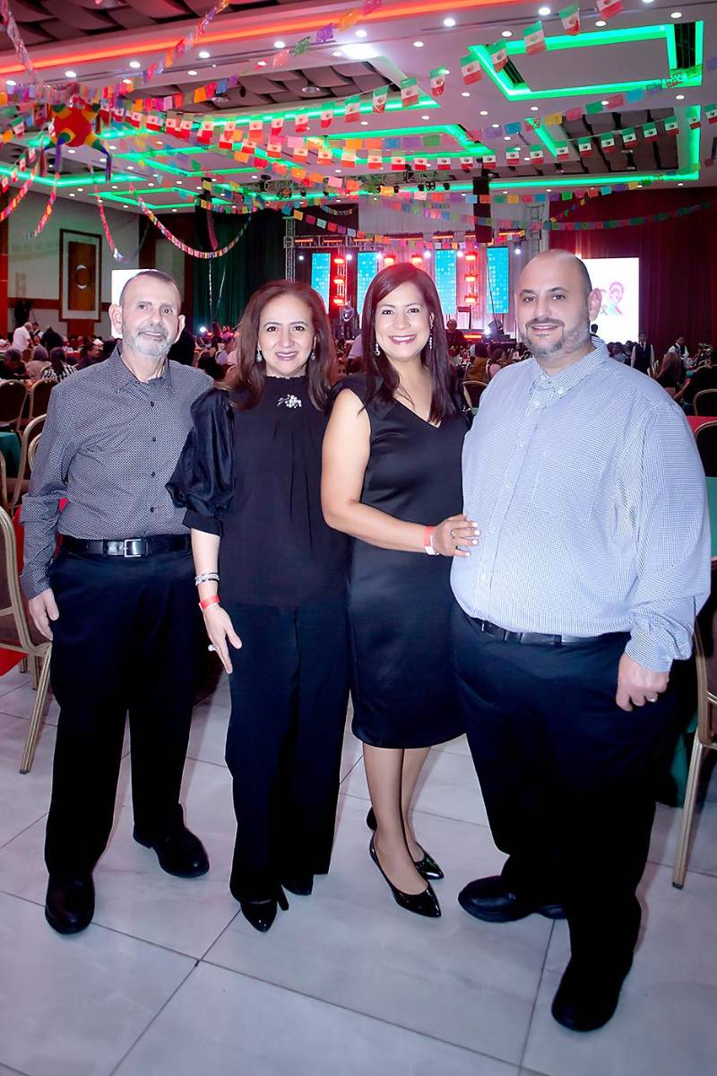 Guillermo, Claudette, Rocío y Miguel Handal.