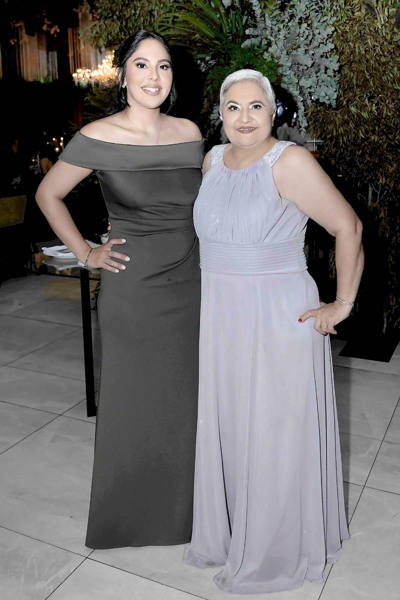 Cinthia Hernández y su madre Lourdes Kattàn.
