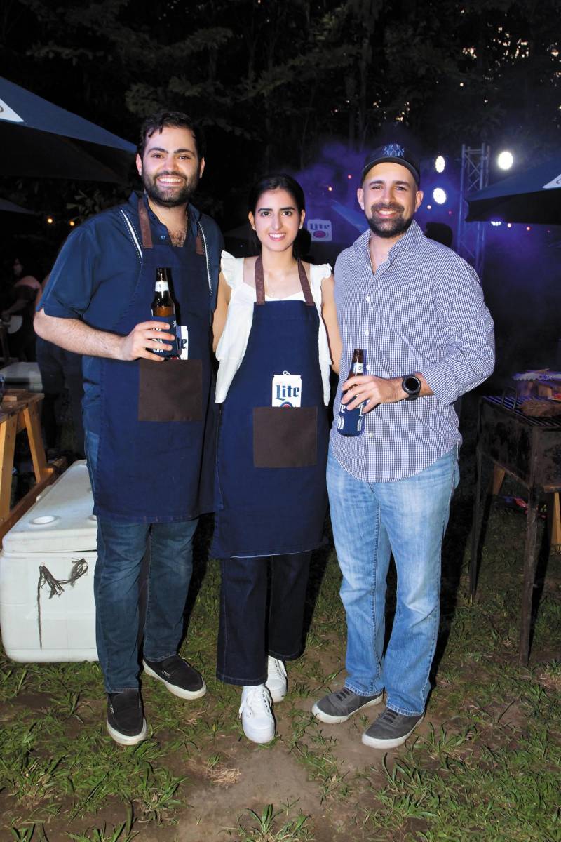 Ely Qubain, Ivanna Zummar y Roberto Calderón.