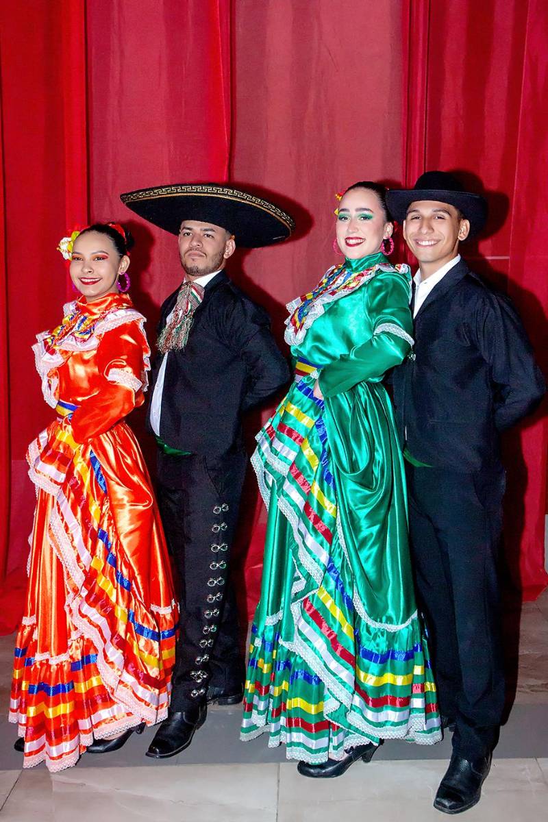 Grupo de Danza Zorzales de Sula.