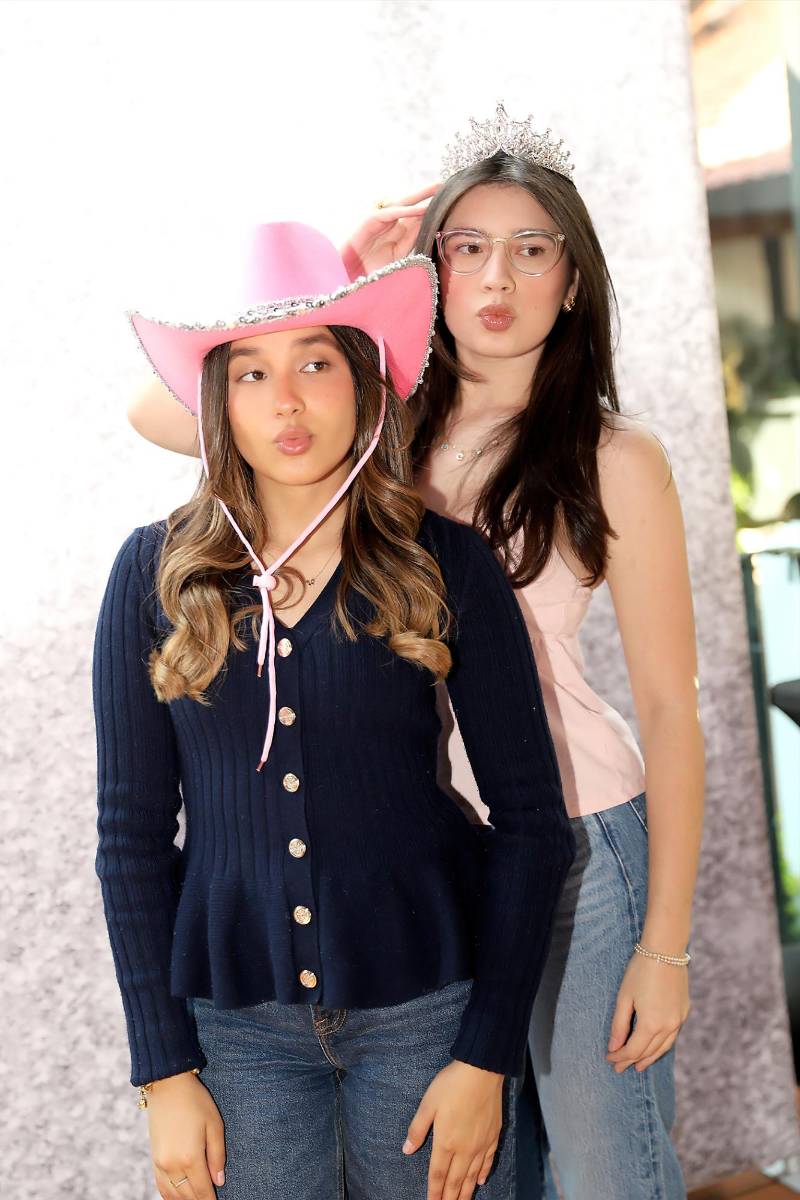 Susan Rivera y Mía Arévalo.