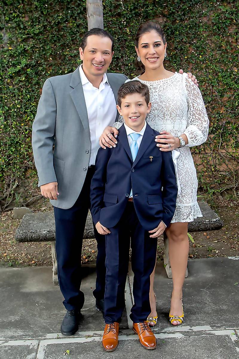 Carlos y Anelvira Coello con su hijo Thiago Coello.
