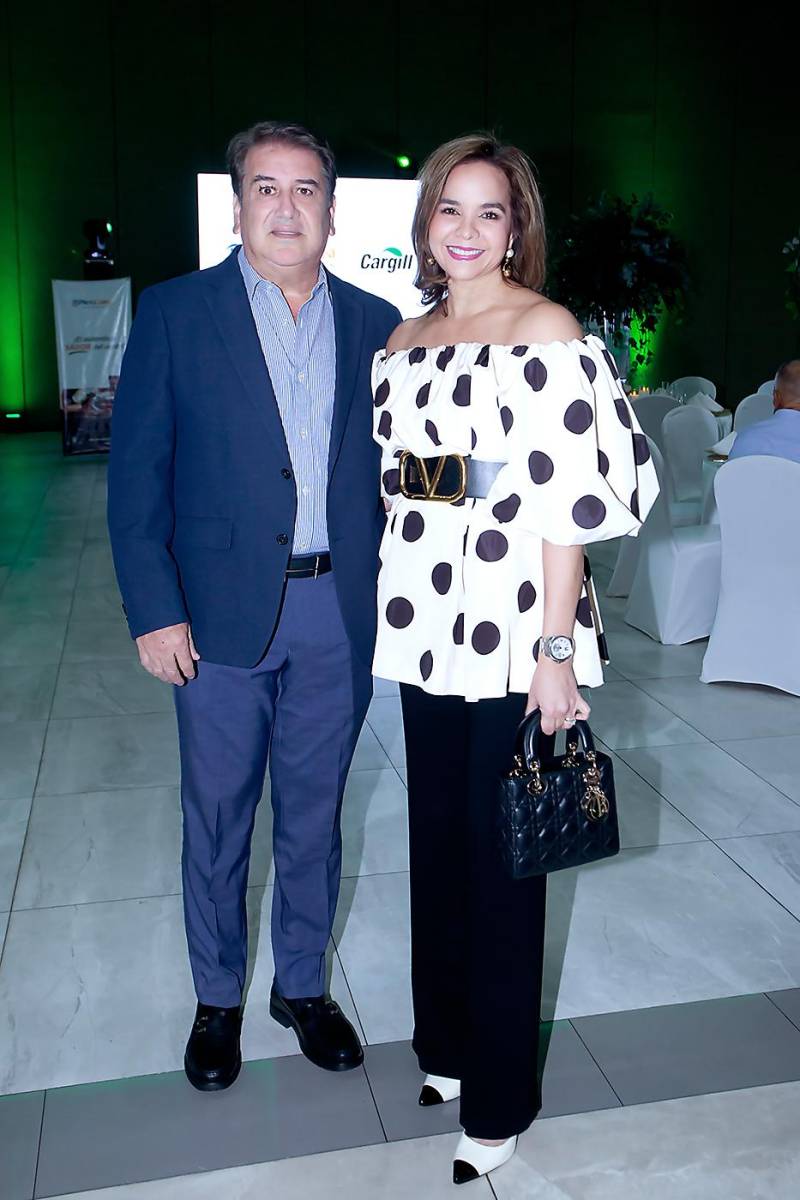 Antonio y Melissa Garza.