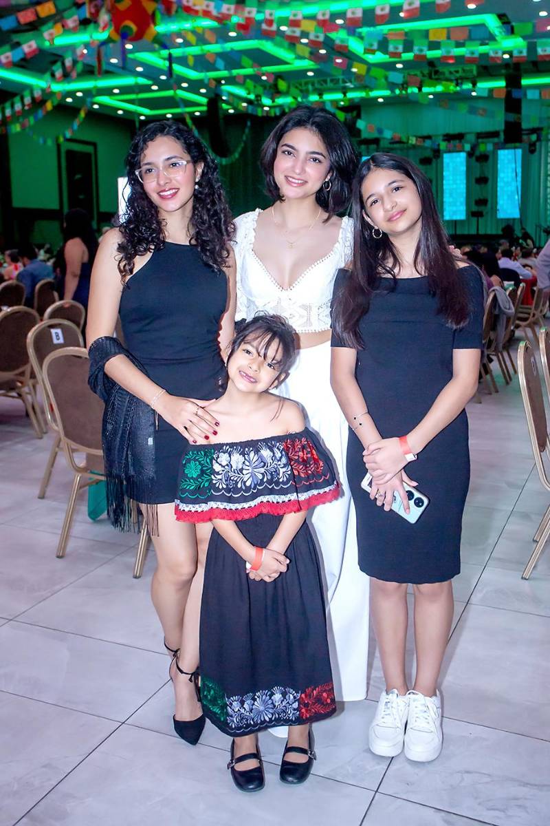 Elena, Marian, Marha y Gina Duarte.