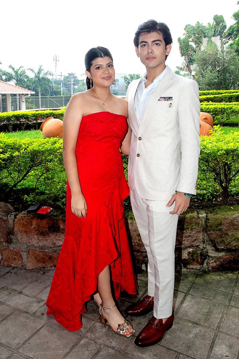 Emely Contreras y Matheo Bourdeth.