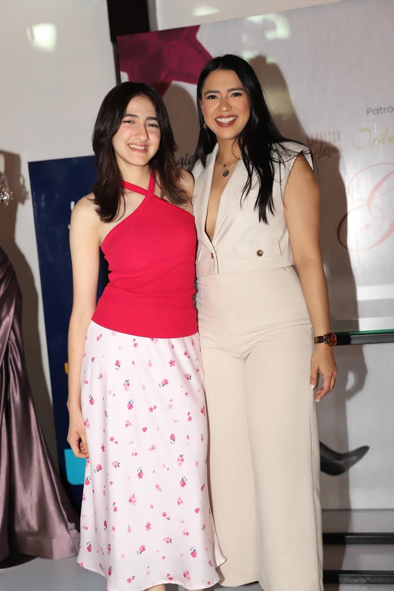 Natalia Núñez y Norma Farías.