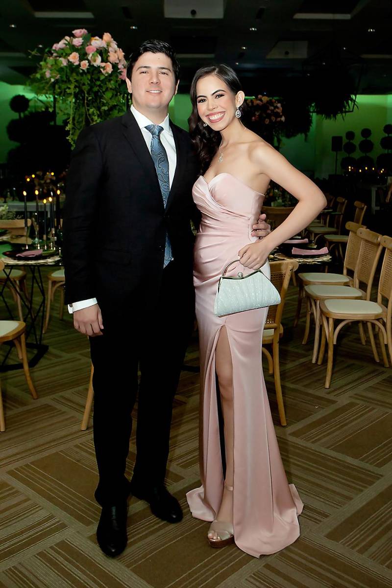 Alejandro Avelar y Valeria Arita.