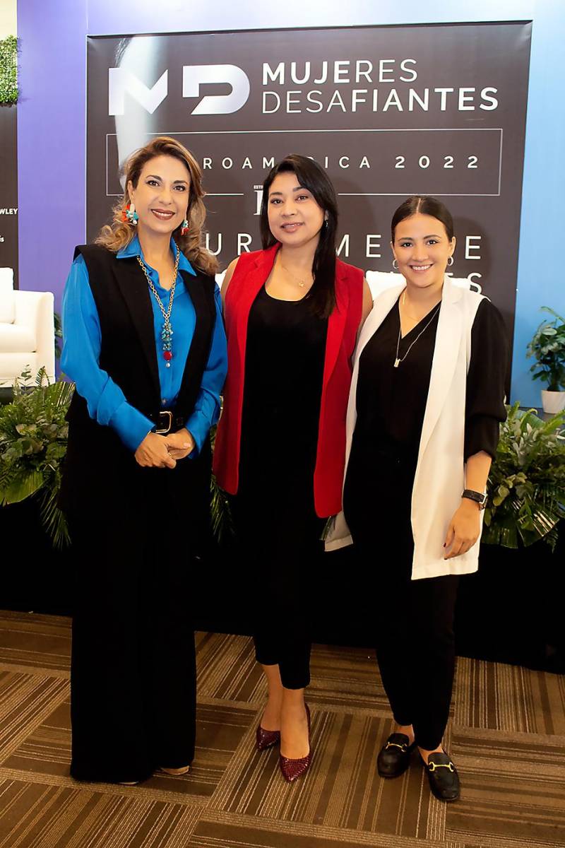 Arlette Ictech, Cristi Reconco y Jennifer Caraccioli.