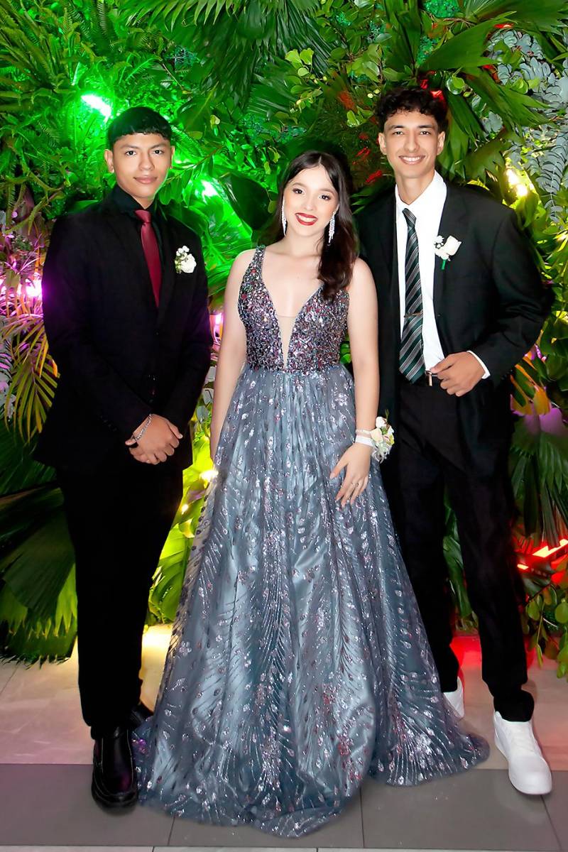 Oliviert Villanueva, Allison Orellana y Héctor Orellana.