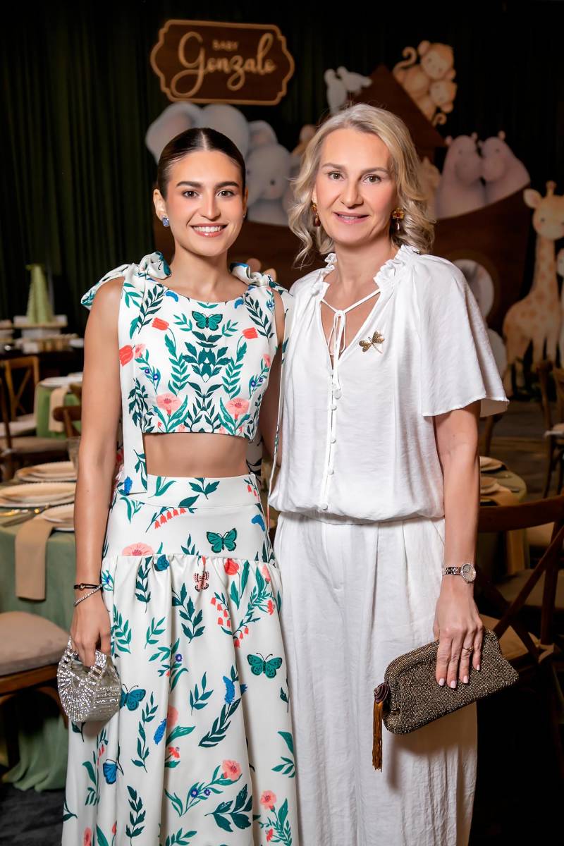 Ana Laura y su madre Carla Mainardi de Irías. 