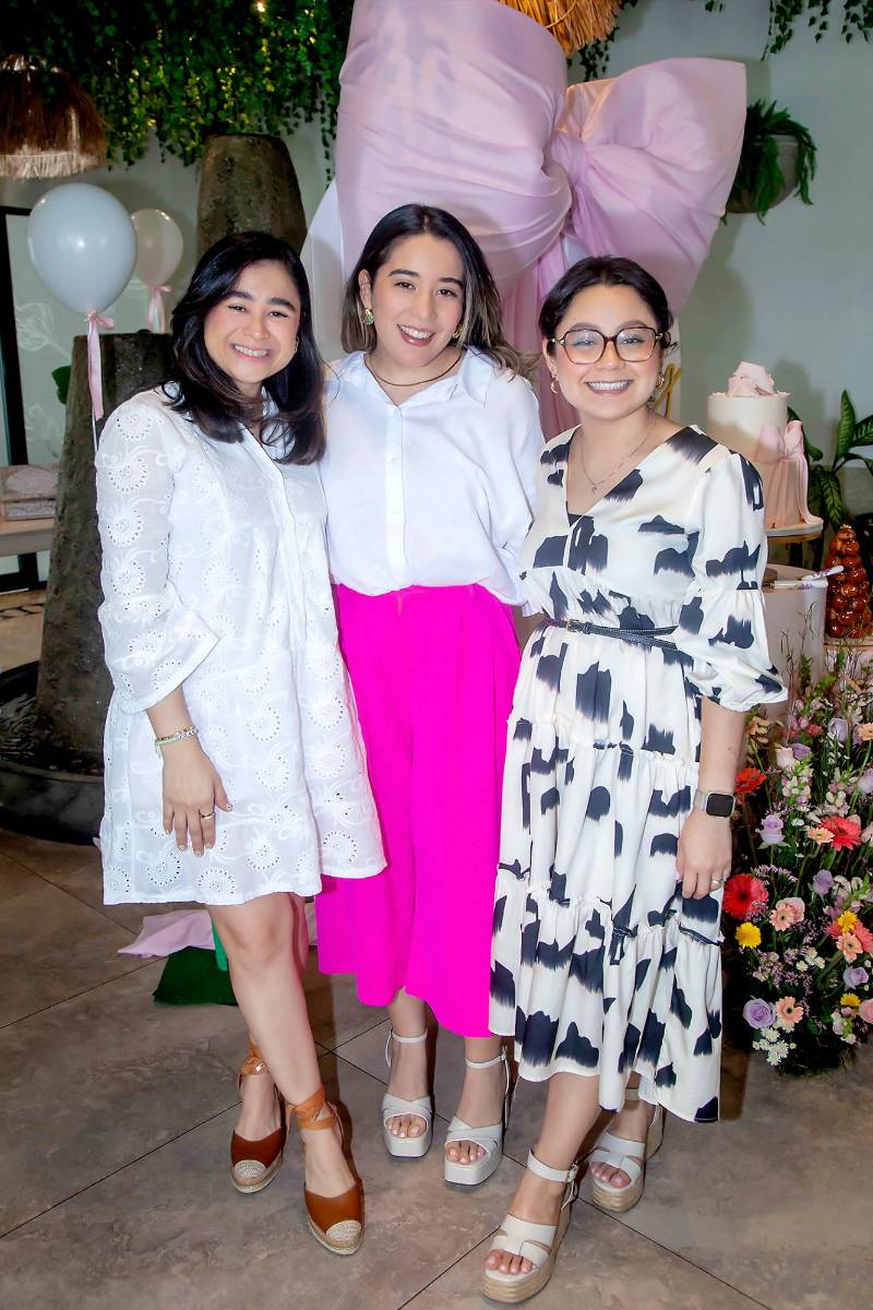 Ángeles de Morales, Amy de Hernández y Gabriela de Henríquez.