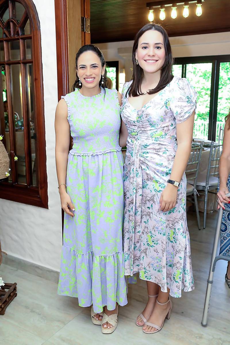 Vivian Castillo y Andrea Sierra.