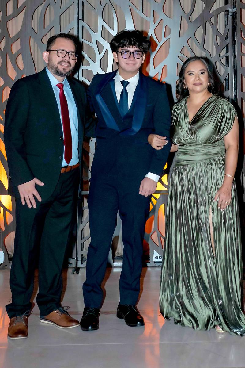 Desfile padres e hijos de la prom 2026 de la Escuela Santa María del Valle