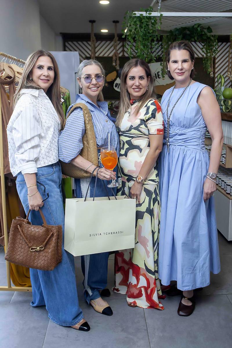 Alexia Marinakys, Vanessa Bizzarri, Erika Andonie y Patricia Jaar. 