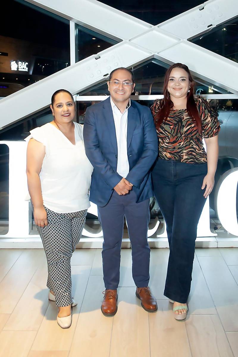 Marcela Morales, Carlos Rivas y Melissa Rivera