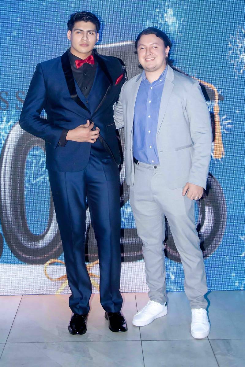 Desfile padres e hijos de la prom 2025 de Saint Peter Academy