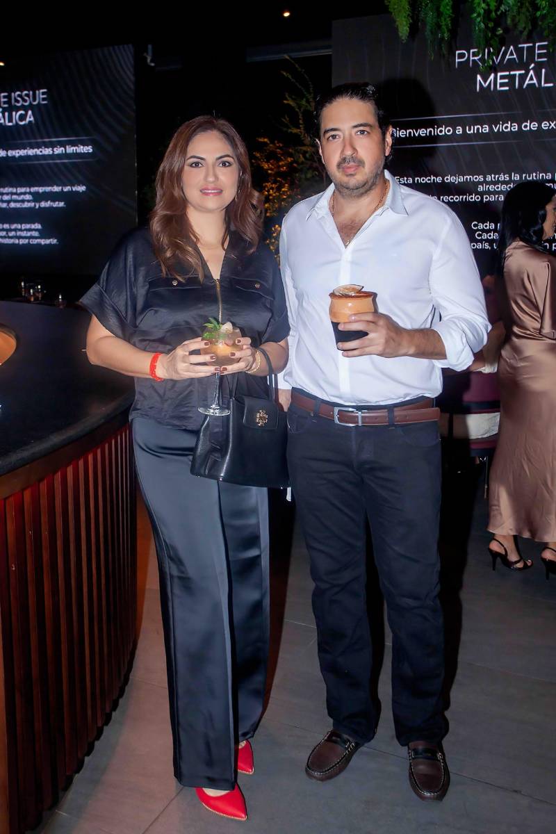 Claudia Chávez y Julio Mendoza.