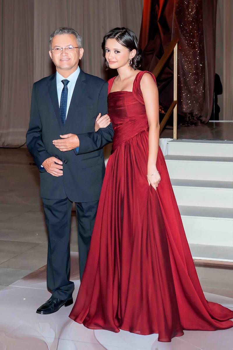 Ana Renee Craniotis Navarro y su padre René Craniotis.