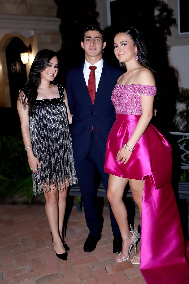 Mía Simón, Tomás Simón y Michaela Simón.