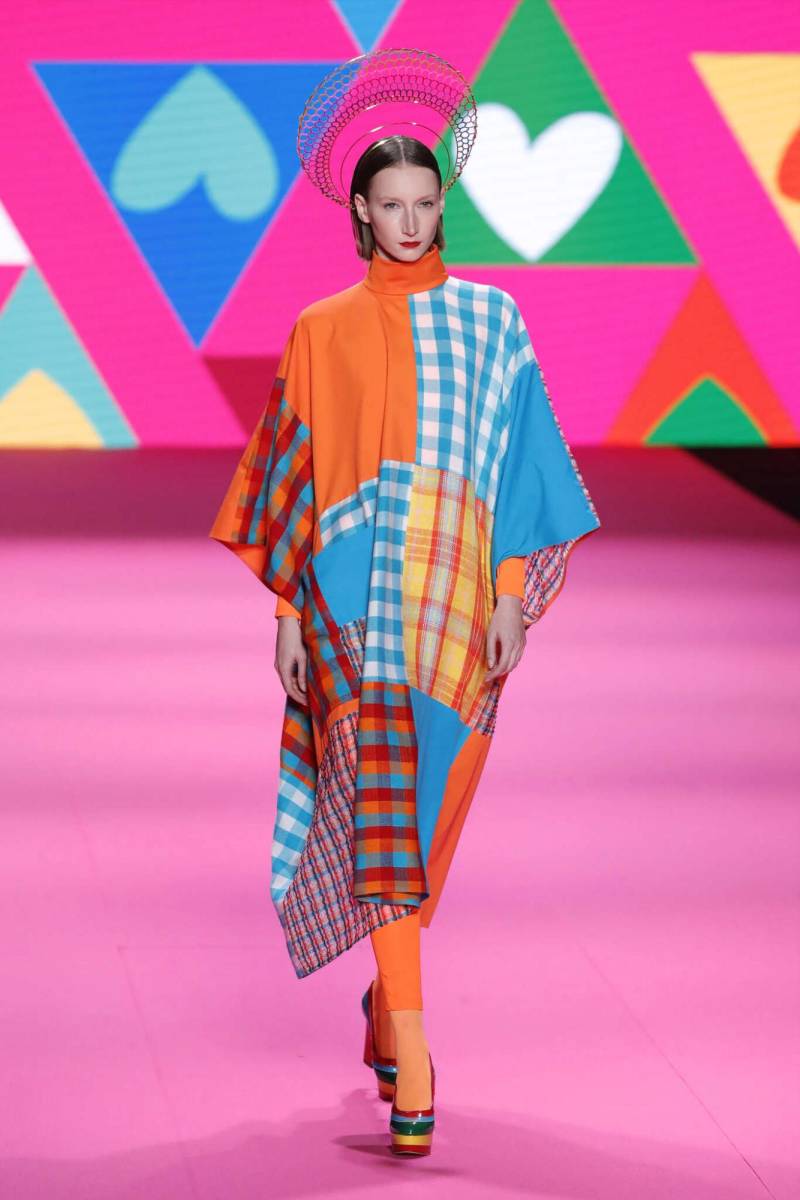Los lunares protagonista de la colección de Agatha Ruiz de la Prada