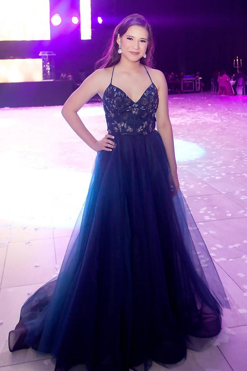 Claudia Flores.