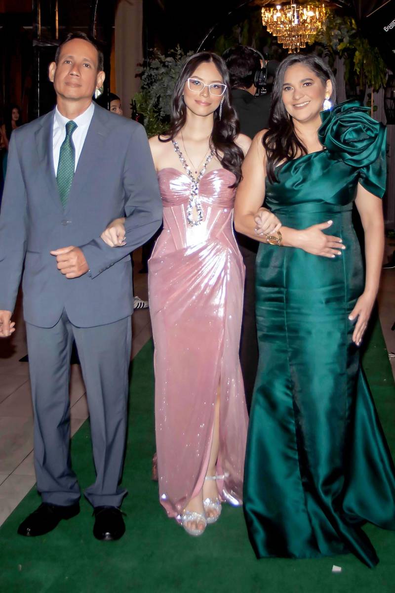 Desfile de padres e hijos de la prom 2026 de Kiddy Kat Bilingual School &amp; Morazzanni Institute