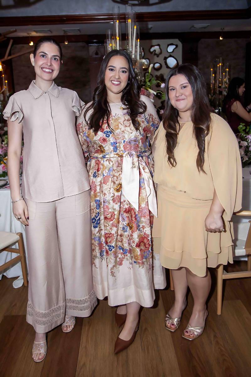 Fernanda Belot, Arianna Salgado y Alexandra Reyes.