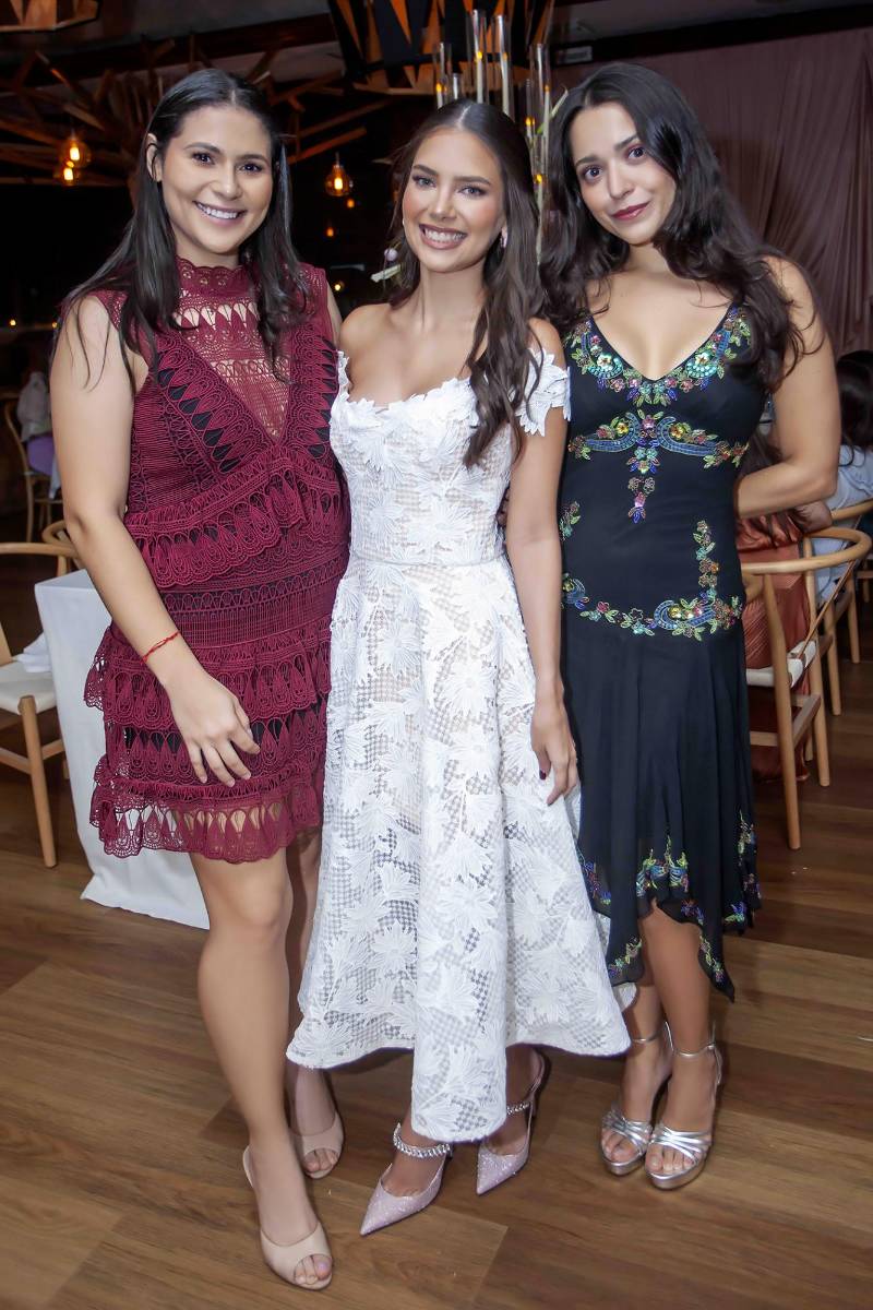 Daniella Delgado, Eugenia Salgado, Celeste Pineda.