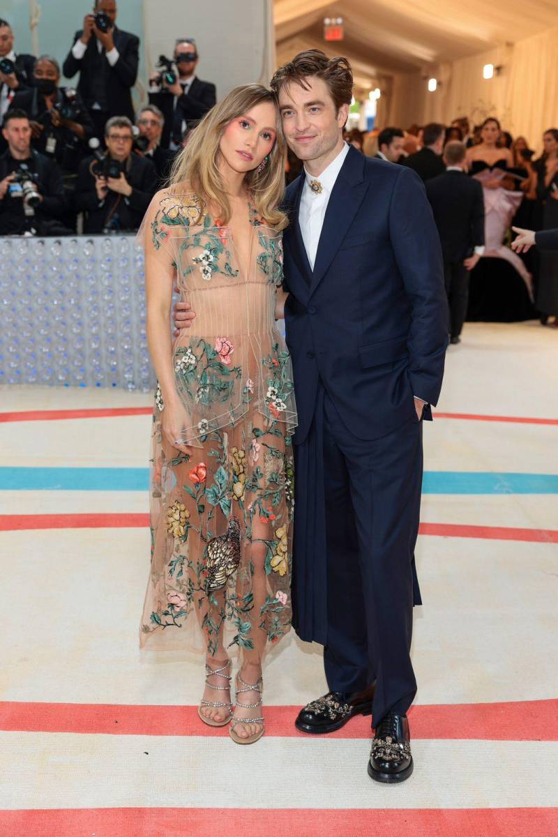Suki Waterhouse y Robert Pattinson
