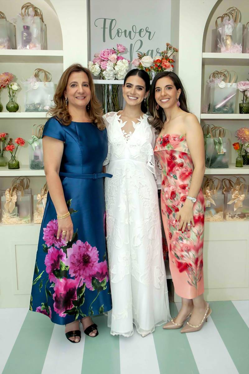 Jaqueline de Diek con la novia Isabella Mourra y Jackie de Zummar.