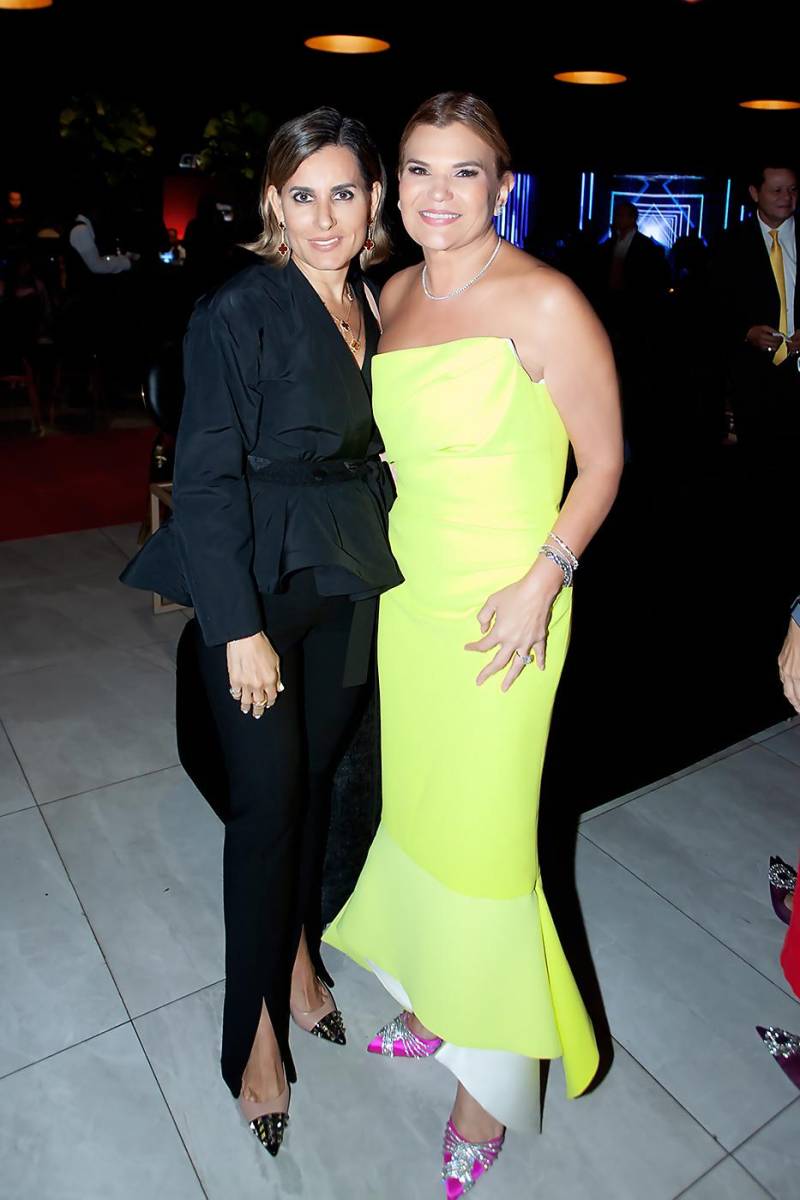 Erika Andonie y Aline Flores