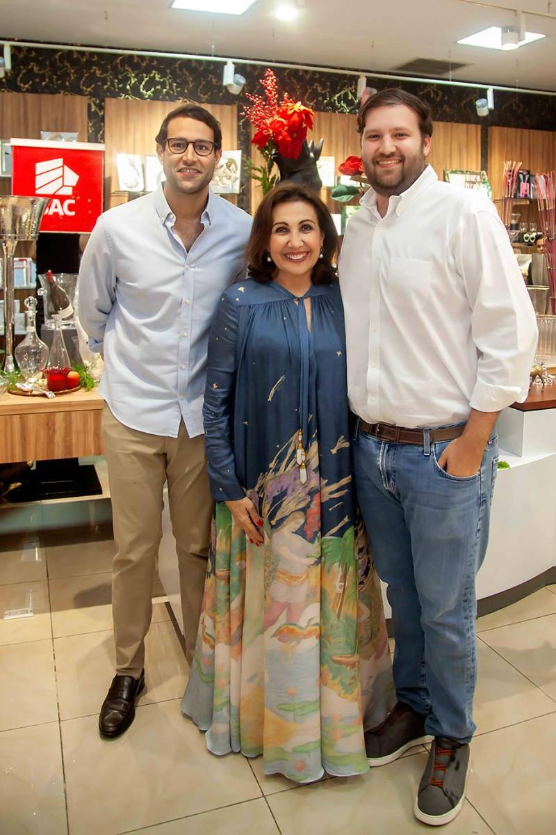 Carolina Canahuati con sus hijos Rodrigo y Sebastián