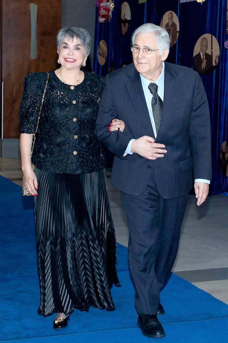 Linda María y su hermano Antonio Coello