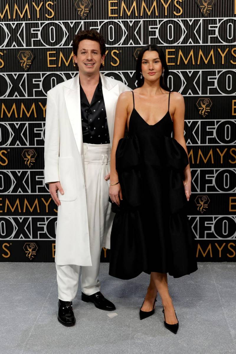 Charlie Puth y Brooke Sansone.