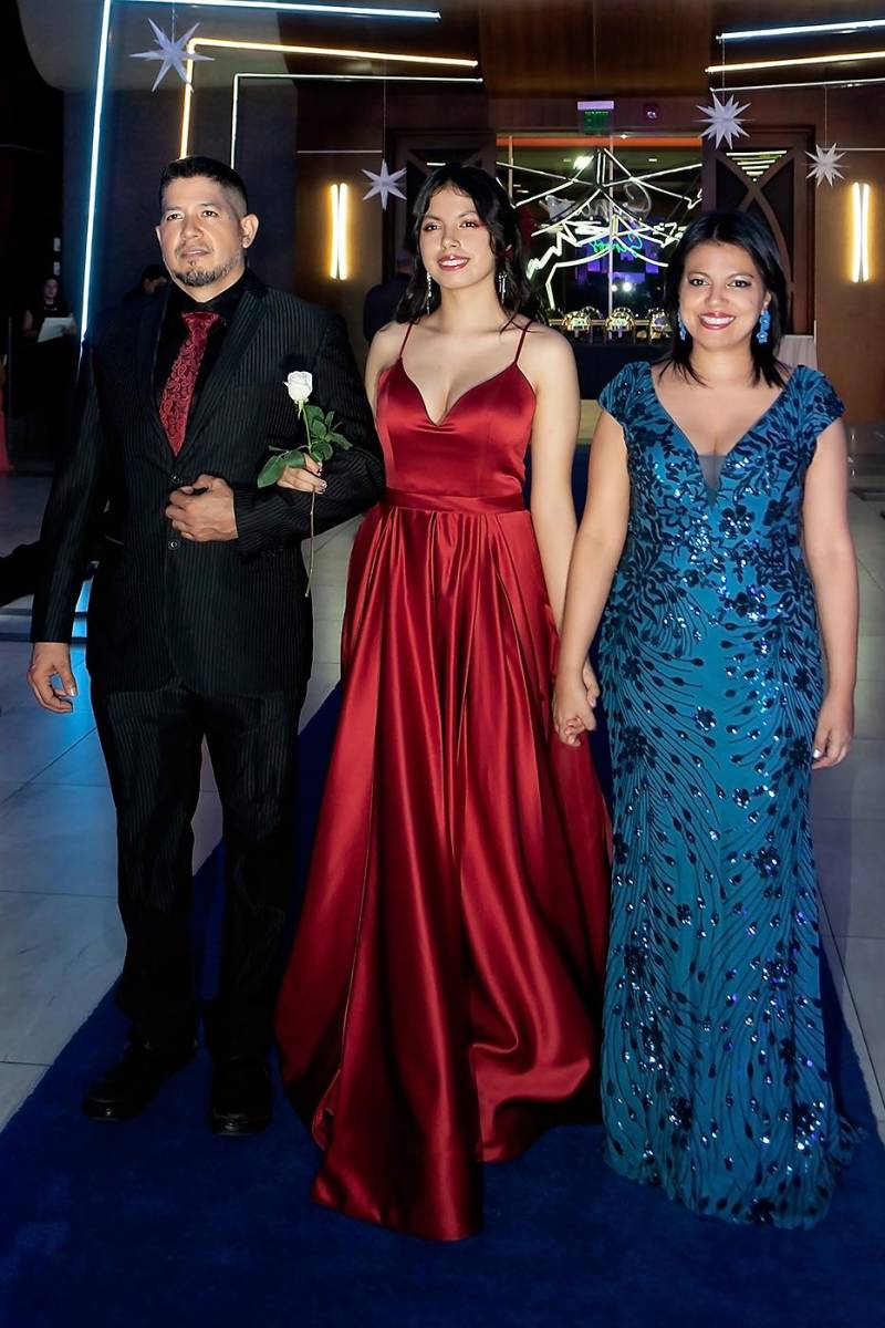  Allan y Silvia Rápalo, con su hija Gabriela