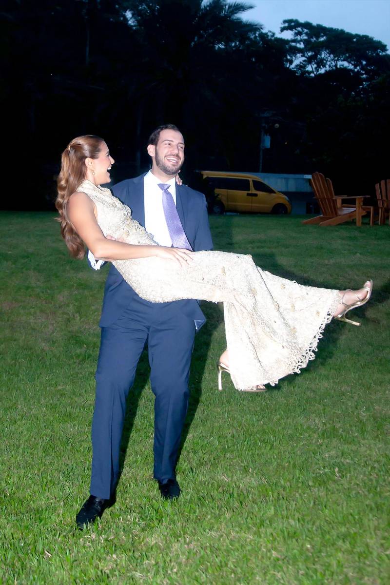 Los enamorados Carlos Simán y Marcela Andonie.